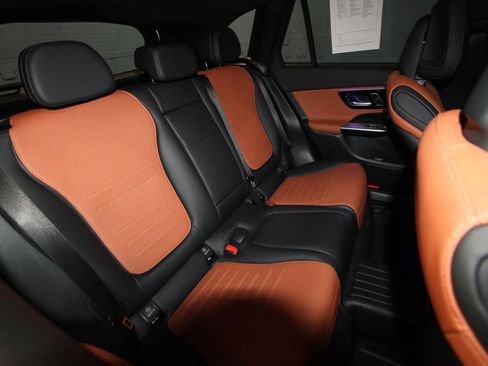 Used 2023 Mercedes-Benz GLC 300 image 25