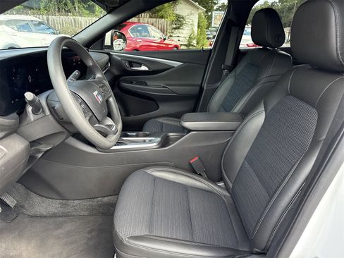 Used 2024 Buick Envista Preferred w/ Advanced Safety Package image 9