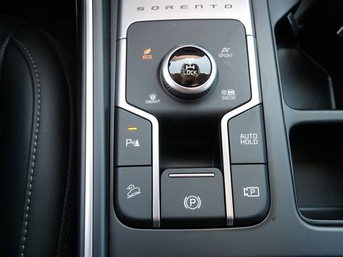 Certified 2023 Kia Sorento EX image 31