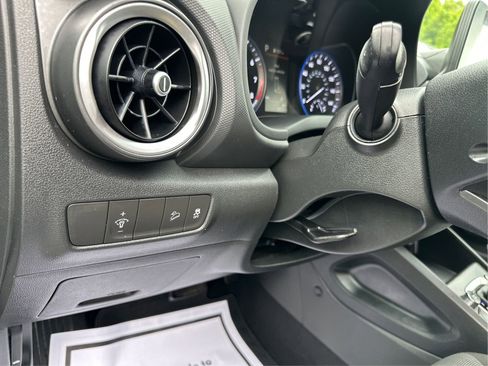 Certified 2022 Hyundai Kona SEL AWD/4WD image 19