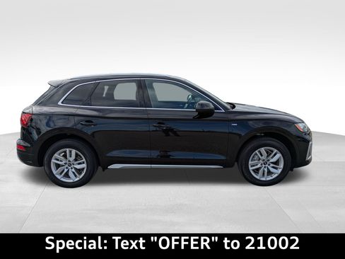 Certified 2023 Audi Q5 2.0T Premium w/ Convenience Package image 2