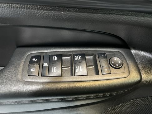 Used 2022 Jeep Grand Cherokee Laredo X RWD image 28