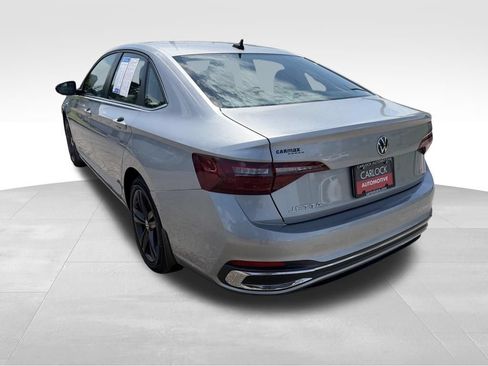 Used 2022 Volkswagen Jetta SE FWD image 5
