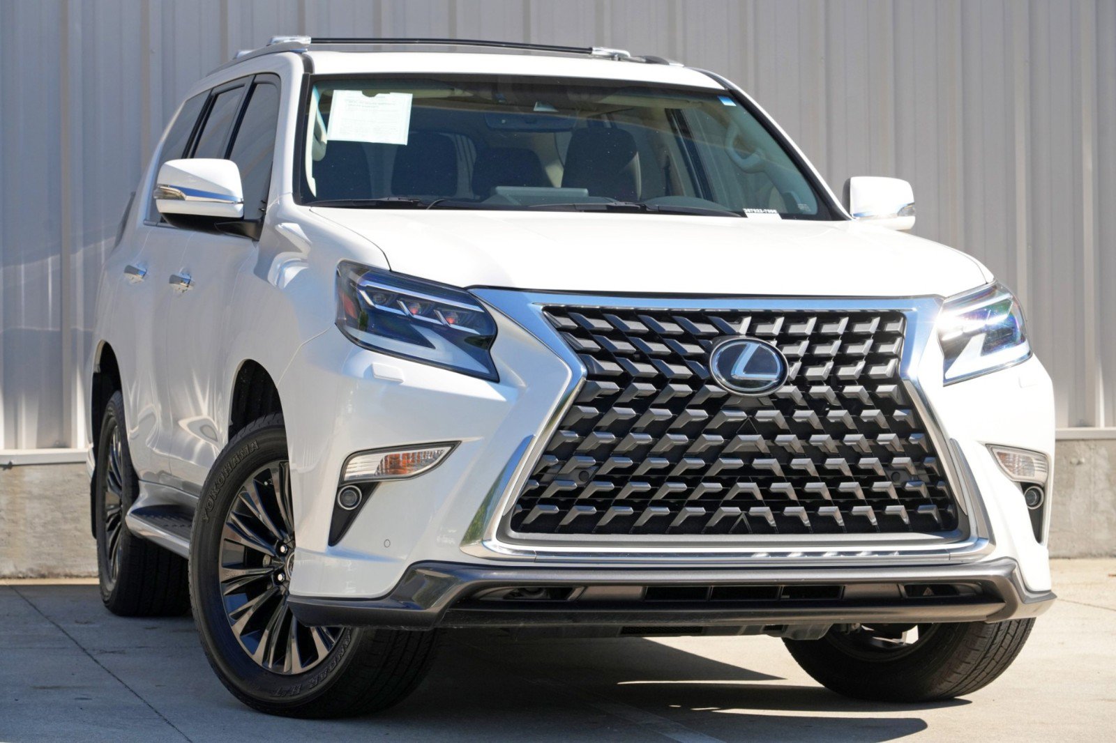 Used 2023 Lexus GX 460 Premium w/ Accessory Package AWD/4WD image 4
