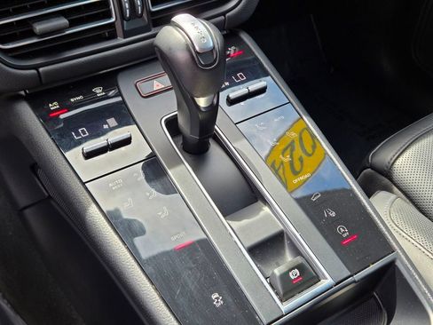 Used 2024 Porsche Macan AWD/4WD image 20