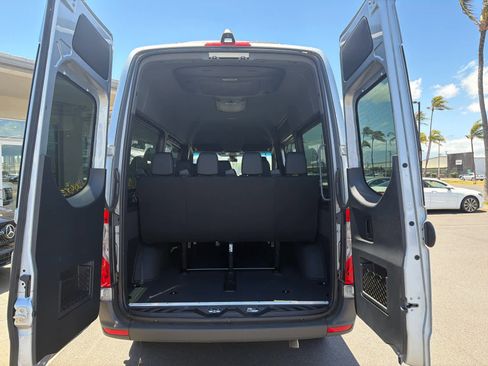 Used 2025 Mercedes-Benz Sprinter 2500 image 12