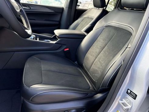 New 2025 Jeep Grand Cherokee Altitude RWD image 9