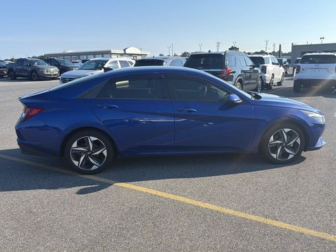 Used 2023 Hyundai Elantra SEL w/ Convenience Package FWD image 6