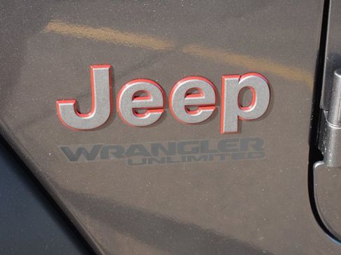 Used 2019 Jeep Wrangler Unlimited Rubicon AWD/4WD image 12