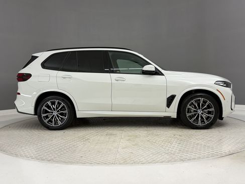 Used 2024 BMW X5 xDrive40i w/ M Sport Package AWD/4WD image 8