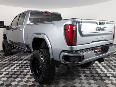 Used 2025 GMC Sierra 3500 Denali Ultimate AWD/4WD image 4