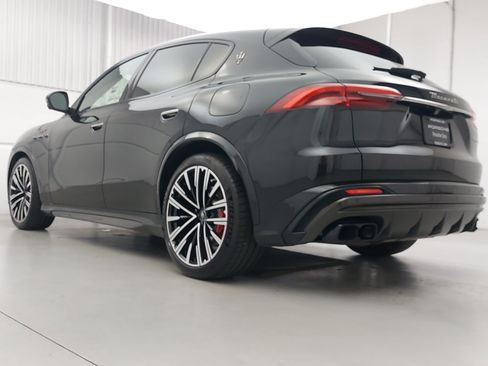 Used 2023 Maserati Grecale Trofeo AWD/4WD image 3