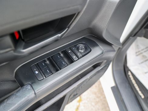 Certified 2024 Toyota Tacoma SR5 AWD/4WD image 33