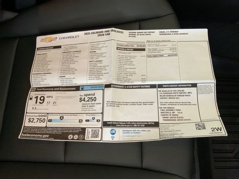 Used 2025 Chevrolet Colorado Trail Boss AWD/4WD image 18