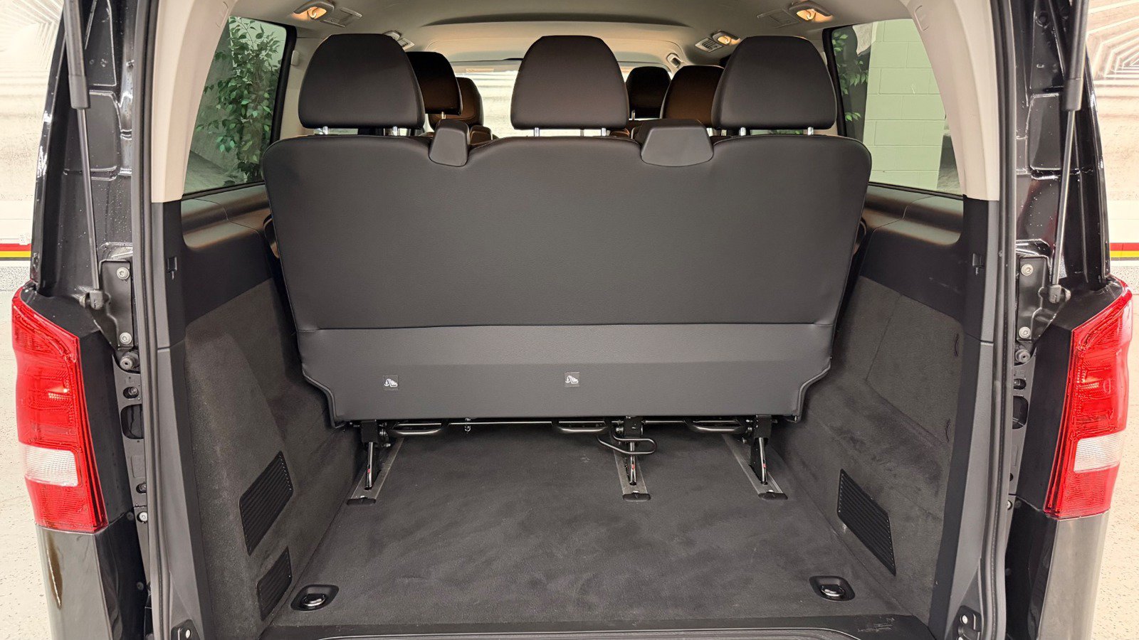 Used 2023 Mercedes-Benz Metris Passenger image 11