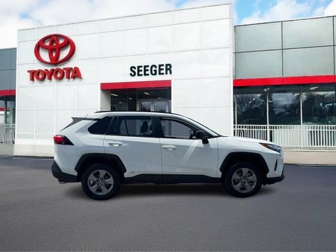 Used 2025 Toyota RAV4 LE AWD/4WD image 2