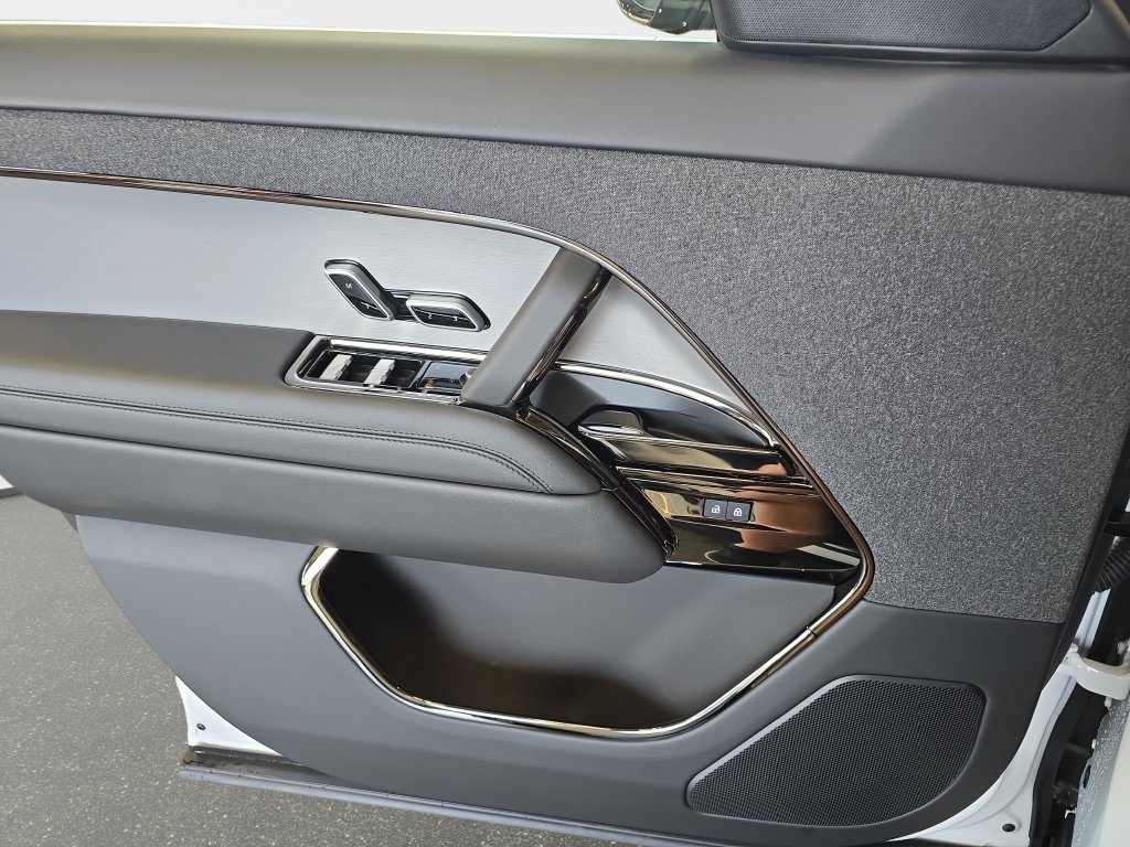 New 2026 Land Rover Range Rover Sport SE AWD/4WD image 19
