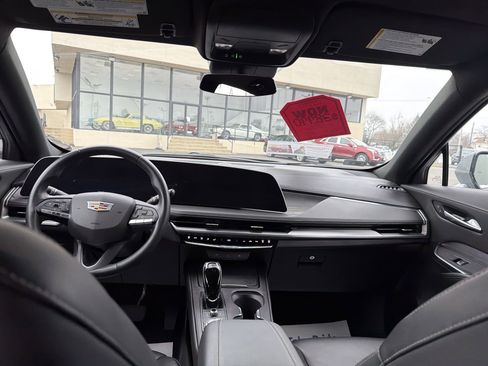 Certified 2024 Cadillac XT4 Premium Luxury AWD/4WD image 27