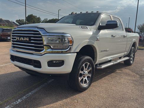 Used 2022 RAM 3500 Limited AWD/4WD image 6