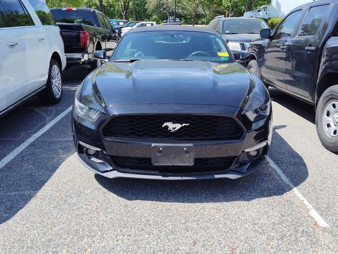 Used 2016 Ford Mustang Premium image 2