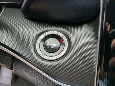 Used 2025 Jeep Grand Cherokee Laredo RWD image 22