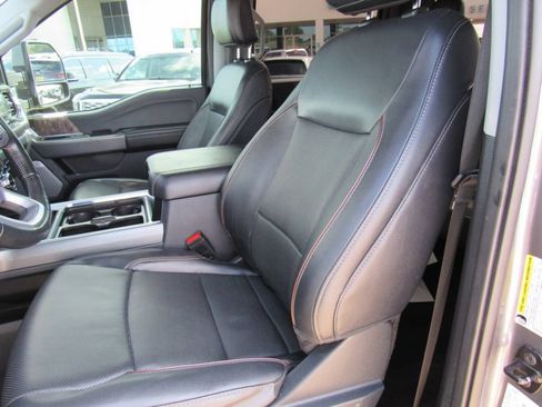 Used 2023 Ford F350 Lariat w/ FX4 Off-Road Package AWD/4WD image 19