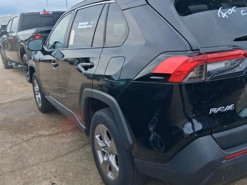 Used 2025 Toyota RAV4 XLE FWD image 4