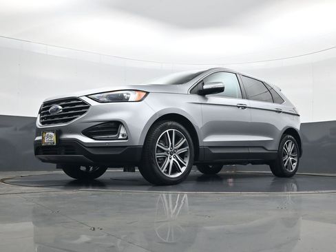 Used 2023 Ford Edge Titanium w/ Class II Trailer Tow Package AWD/4WD image 21