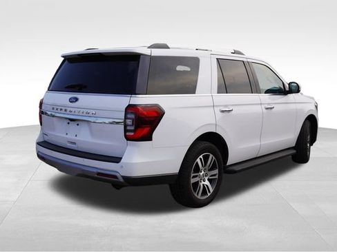 Used 2024 Ford Expedition Limited AWD/4WD image 3