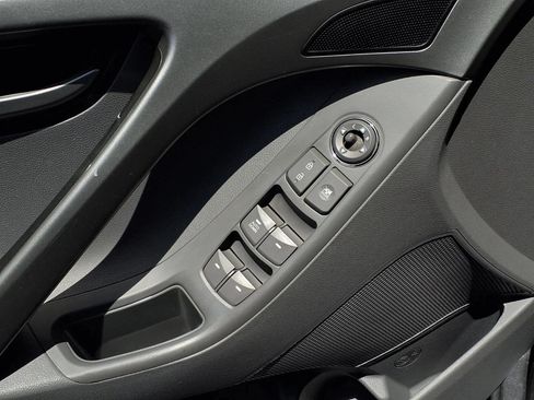 Used 2013 Hyundai Elantra GLS FWD image 21