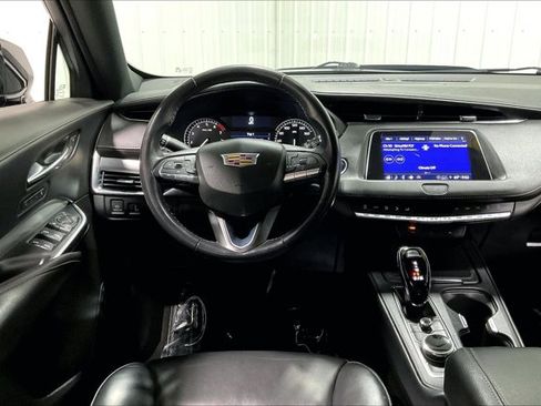 Used 2023 Cadillac XT4 Premium Luxury image 5