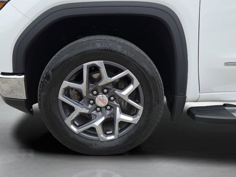 Used 2024 GMC Sierra 1500 SLT w/ SLT Premium Plus Package AWD/4WD image 28