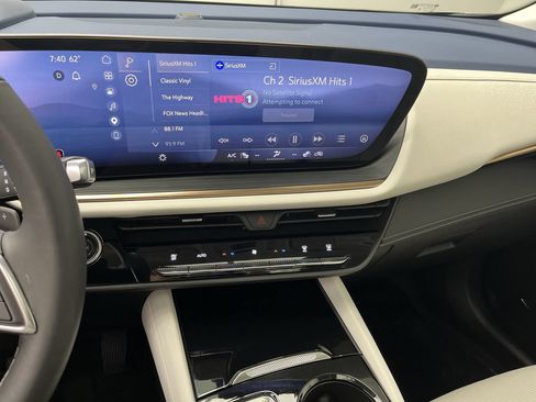Certified 2025 Buick Envision Avenir AWD/4WD image 18