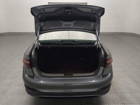 Used 2024 Volkswagen Jetta SE FWD image 29