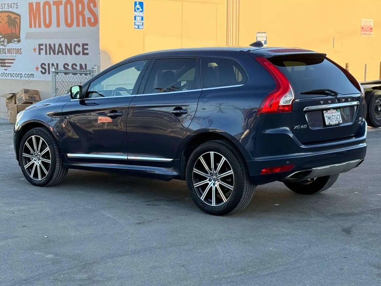 Used 2015 Volvo XC60 T5 AWD/4WD image 12