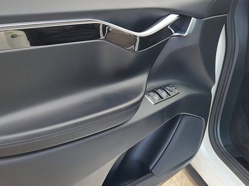 Used 2017 Tesla Model X 90D image 16