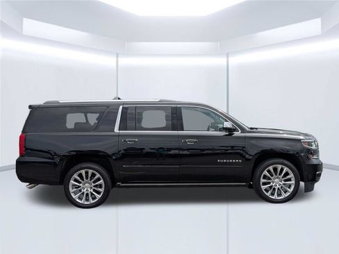 Used 2019 Chevrolet Suburban Premier w/ Premier Plus Edition AWD/4WD image 7