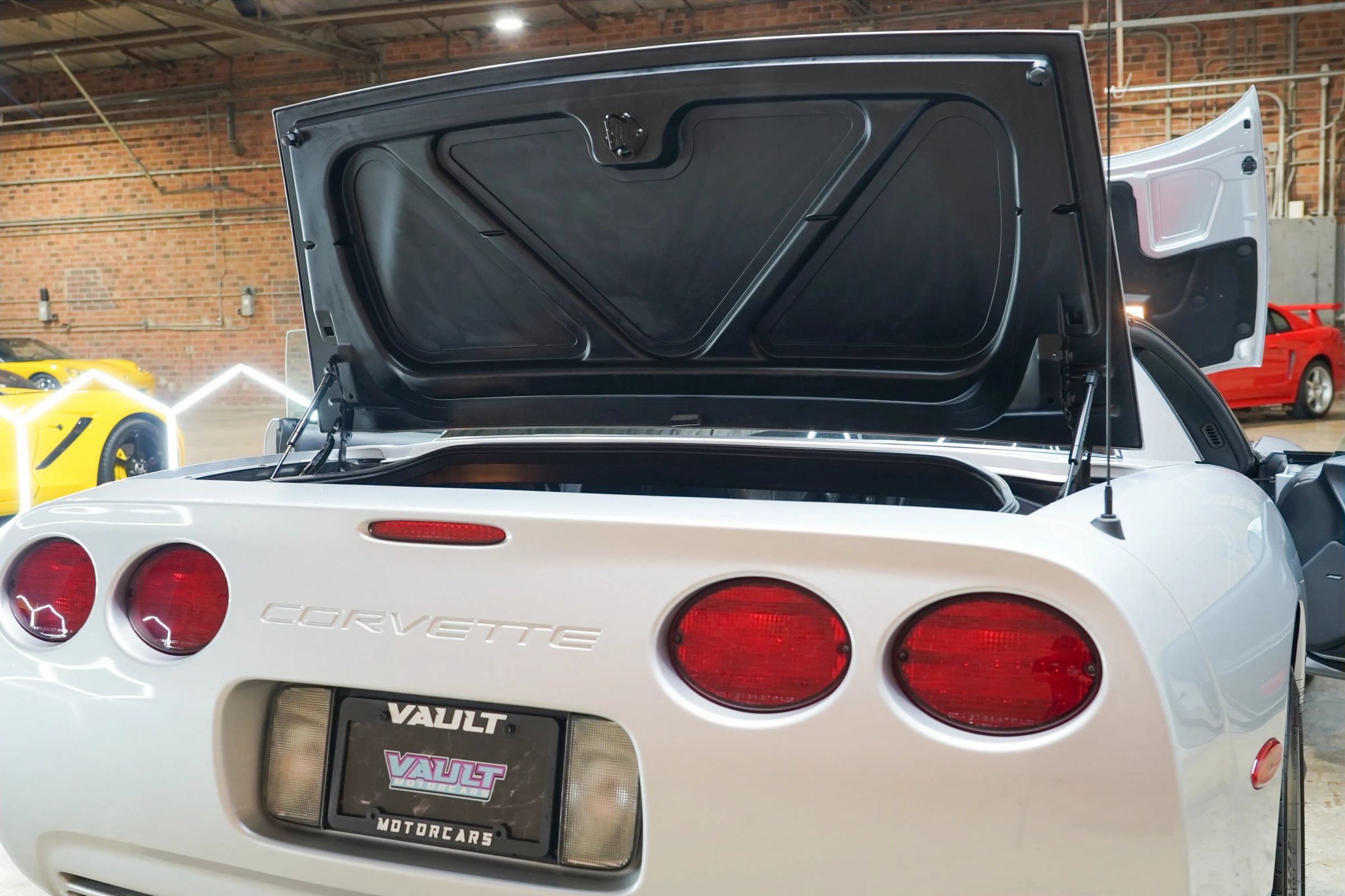 Used 2003 Chevrolet Corvette Z06 w/ Memory Package, 3 Drivers RWD image 29