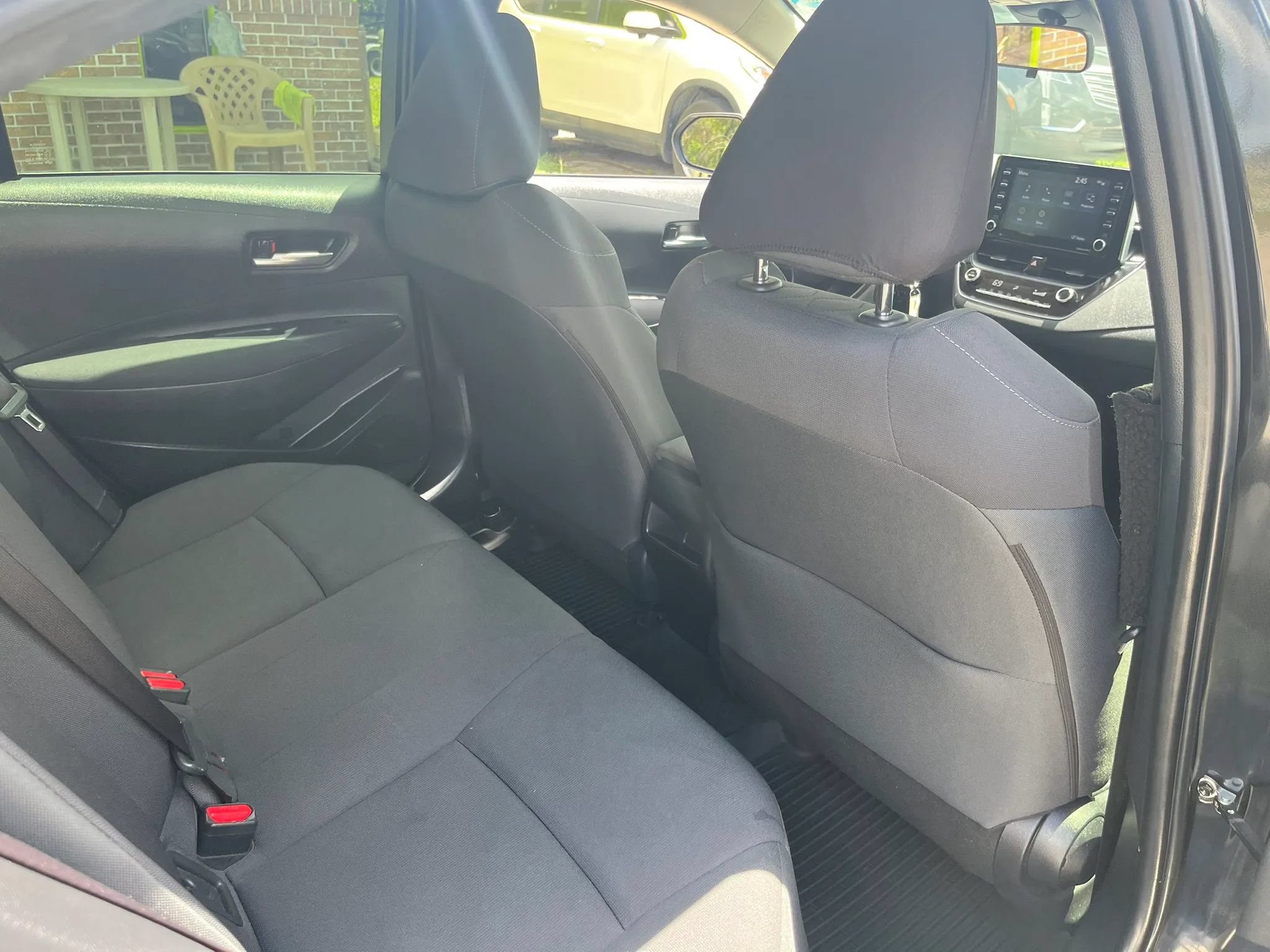 Used 2021 Toyota Corolla LE FWD image 28