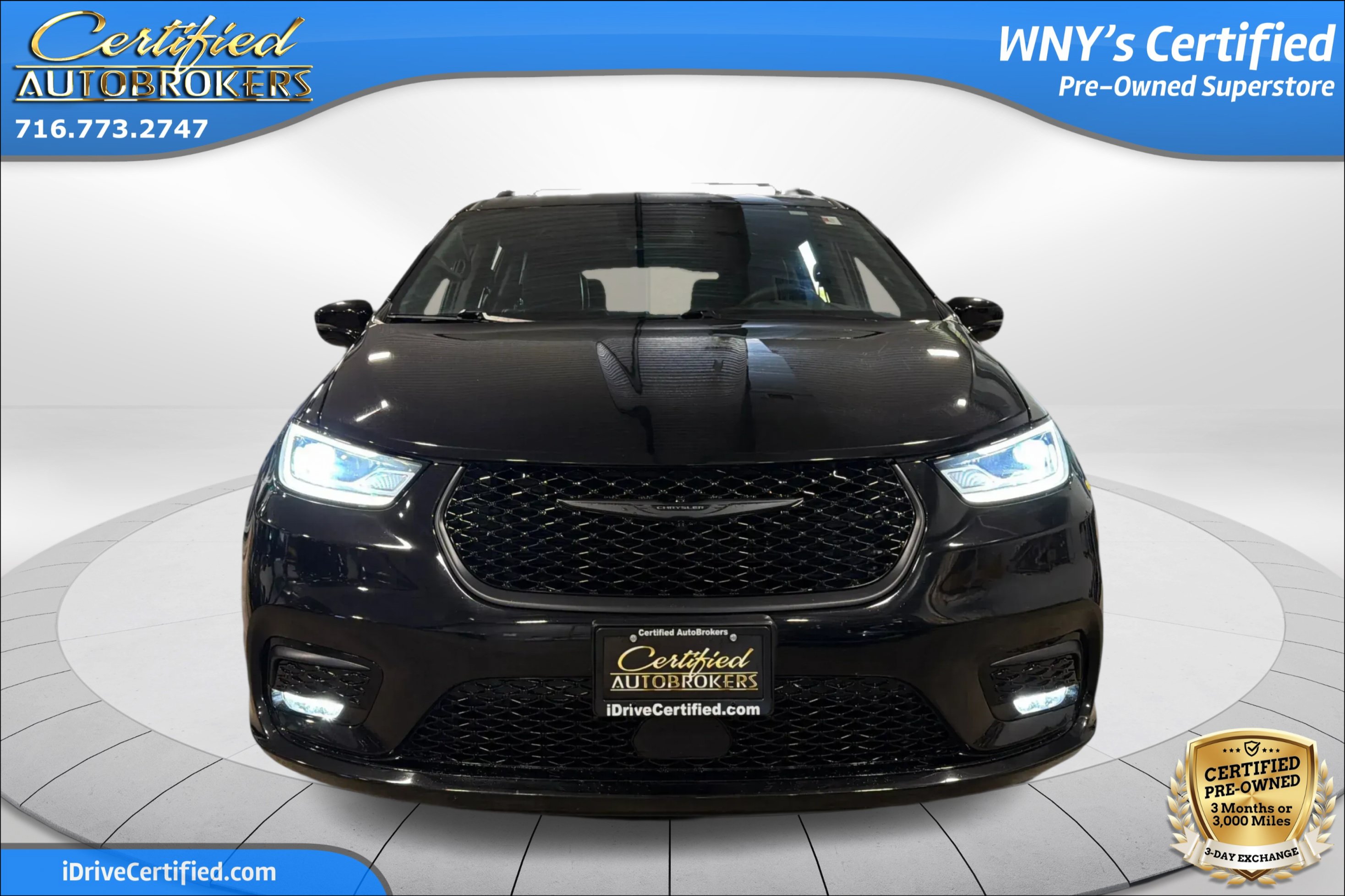 Used 2025 Chrysler Pacifica Limited FWD image 2