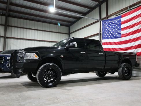 Used 2017 RAM 2500 Laramie w/ Convenience Group AWD/4WD image 4