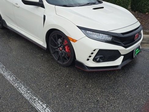 Used 2019 Honda Civic Type R image 3