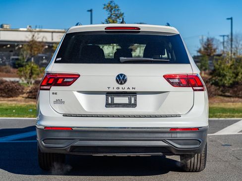 Used 2023 Volkswagen Tiguan SE image 6
