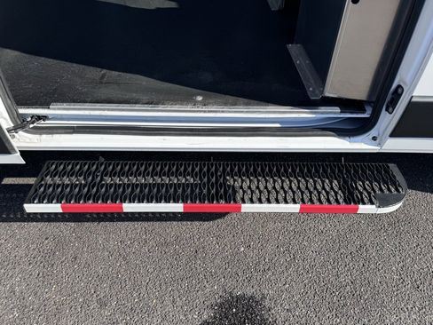 Used 2025 RAM ProMaster 2500 w/ Convenience Group image 12
