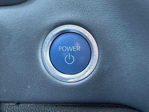 Certified 2024 Toyota Sequoia Platinum image 27