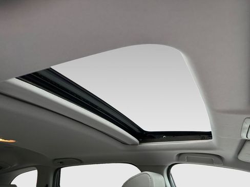 Used 2017 Honda CR-V EX-L image 2