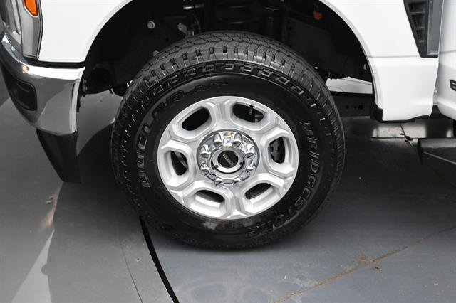Certified 2026 Ford F350 XLT w/ FX4 Off-Road Package AWD/4WD image 22