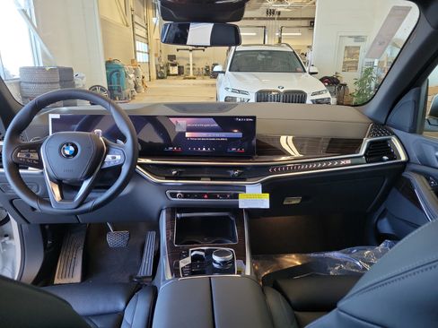 Used 2026 BMW X5 xDrive40i AWD/4WD image 18