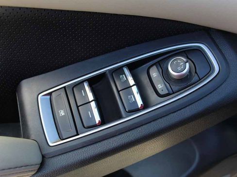 Used 2019 Subaru Ascent Limited image 14