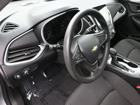 Used 2024 Chevrolet Malibu LS image 25